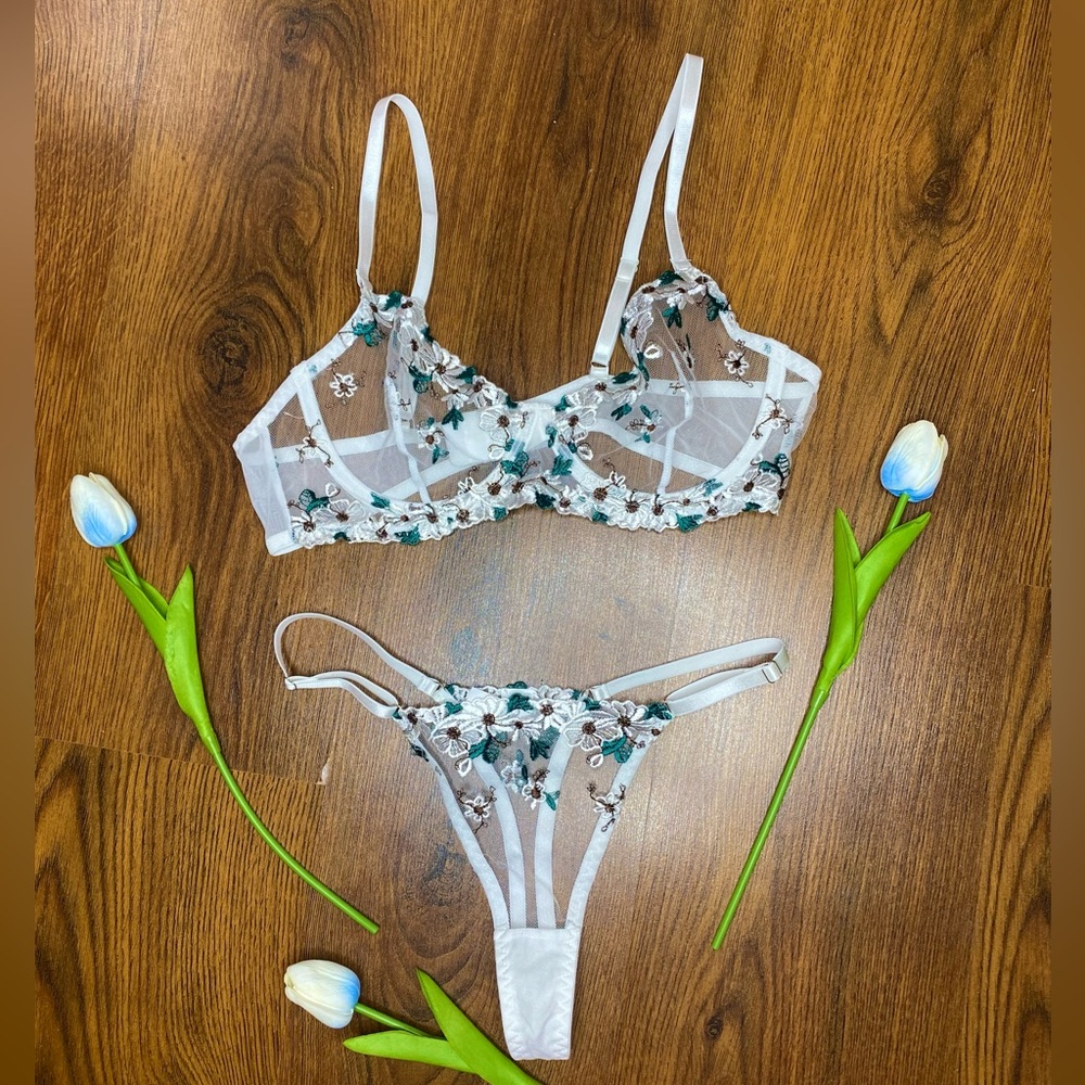 🎀🌷 Sexy Sheer White & Green Floral Embroidery Lingerie Set 🌷🎀 NWT